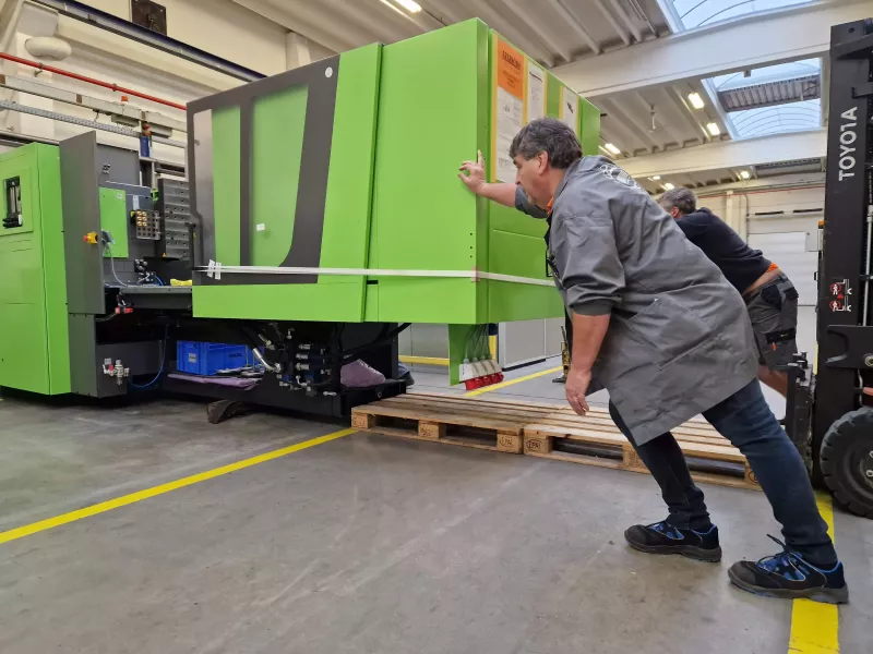 the arrival of the new Engel machines at Bekina Indurub